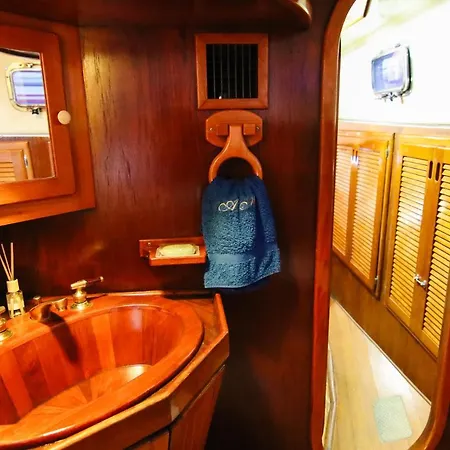 Alejandro Magno ポンタ・デルガダ