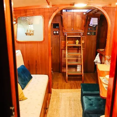 보트호텔 Alejandro Magno