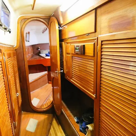 Alejandro Magno Ботель Понта-Делгада